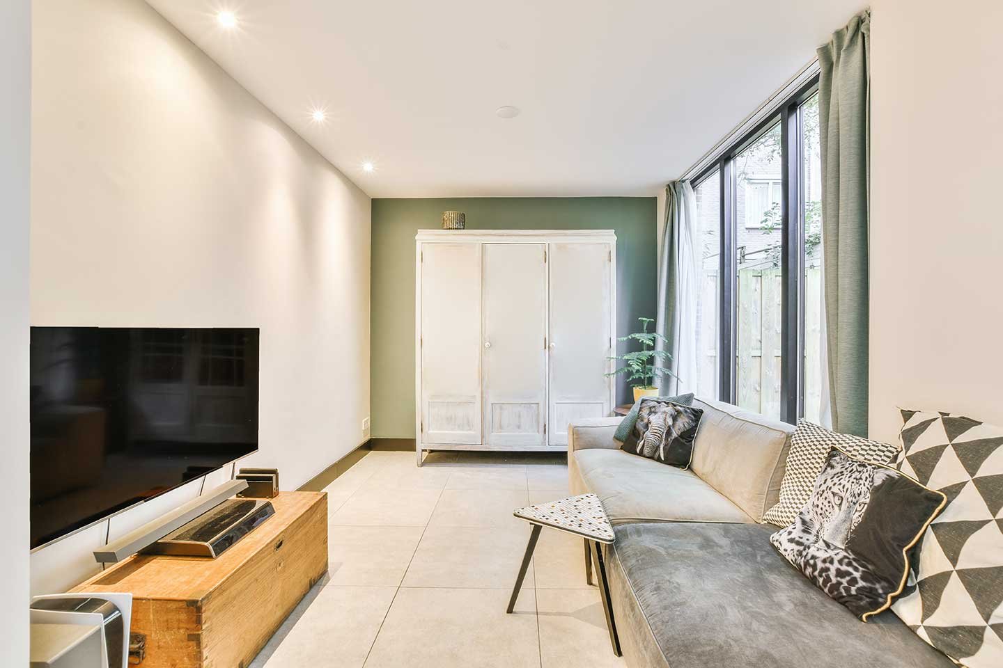 Central apartment with doorman